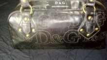 شنطه ماركه D & G الاوريجينال لونها اسود جلد